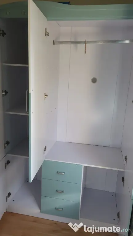 Șifonier MDF lucios 3 uși camera copil
