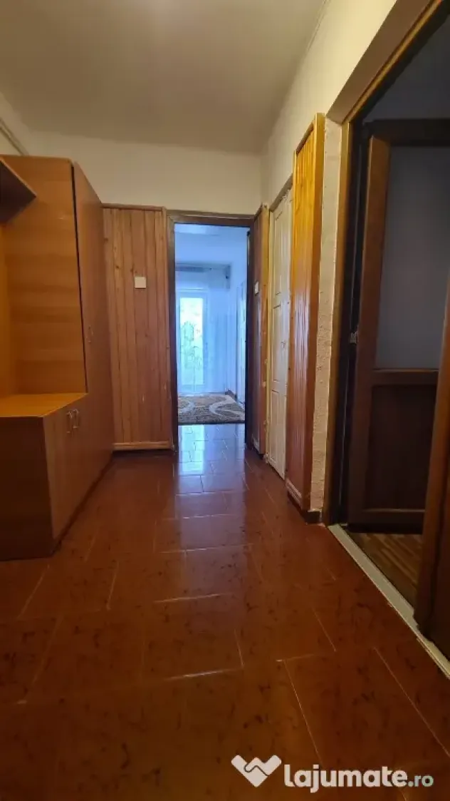 Oferim spre închiriere garsoniera în Curtea de Argeș