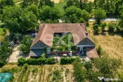 Două case de vânzare, separat sau împreună – Drăgoie? 