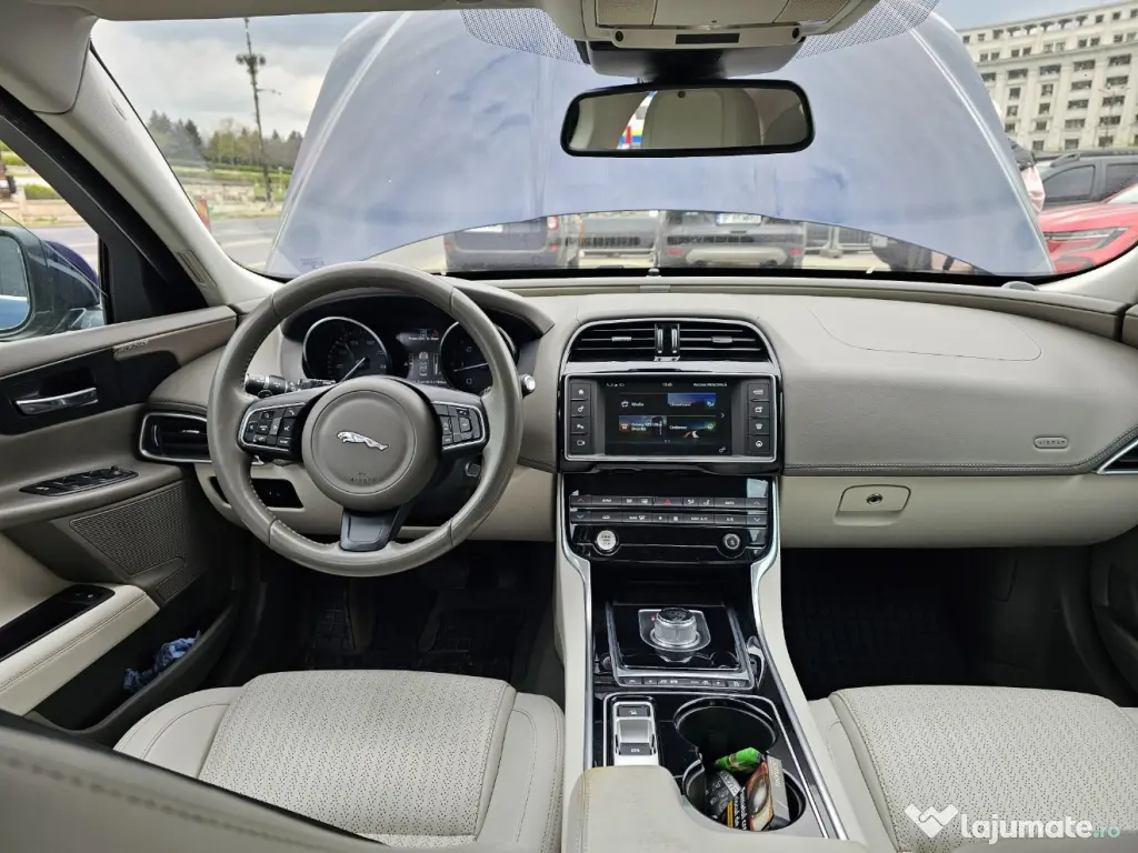 Vand jaguar xe 2016