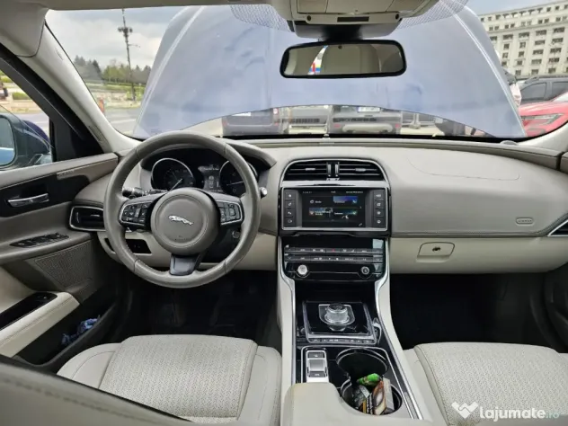 Vand jaguar xe 2016