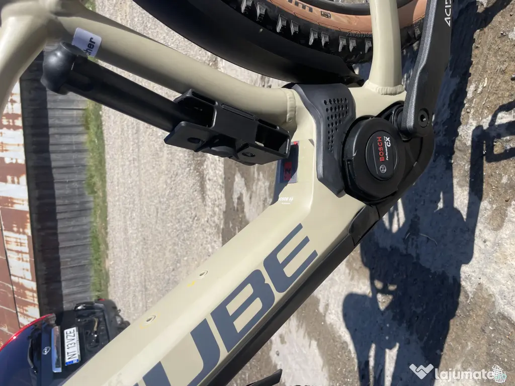 Bicicletă electrică cube