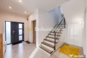 Casa exclusivistă 5 camere cu vedere panoramică Mioveni... 