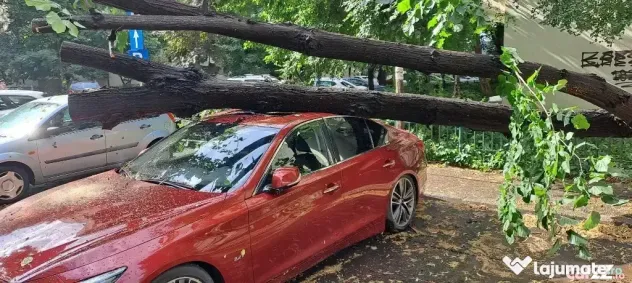 Auto avariat Infiniti Q50 - Bucuresti (Bucuresti-Ilfov)