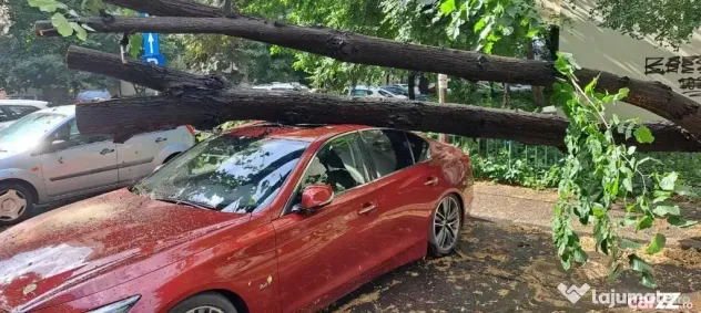 Auto avariat Infiniti Q50 - Bucuresti (Bucuresti-Ilfov)