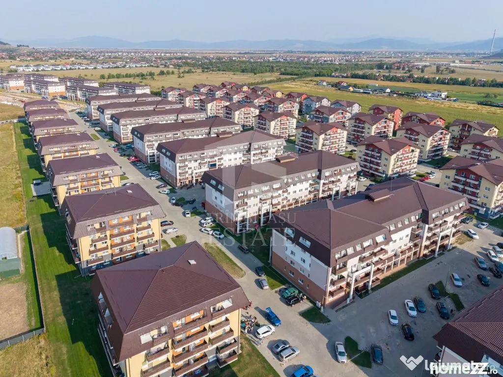 Subcetate|Coresi-Apartament 2 camere 60 mp+loc de parcare - Sanpetru (Brasov)