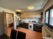 Apartament 2 camere, etaj 3, balcon, complet mobilat și uti 