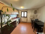 Apartament 2 camere, etaj 3, balcon, complet mobilat și uti 