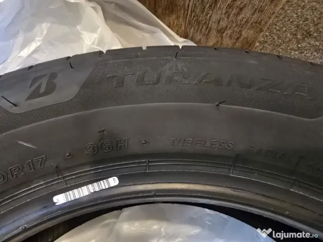 4 Anvelope Bridgestone de vara 215/60 R17 96H absolut noi