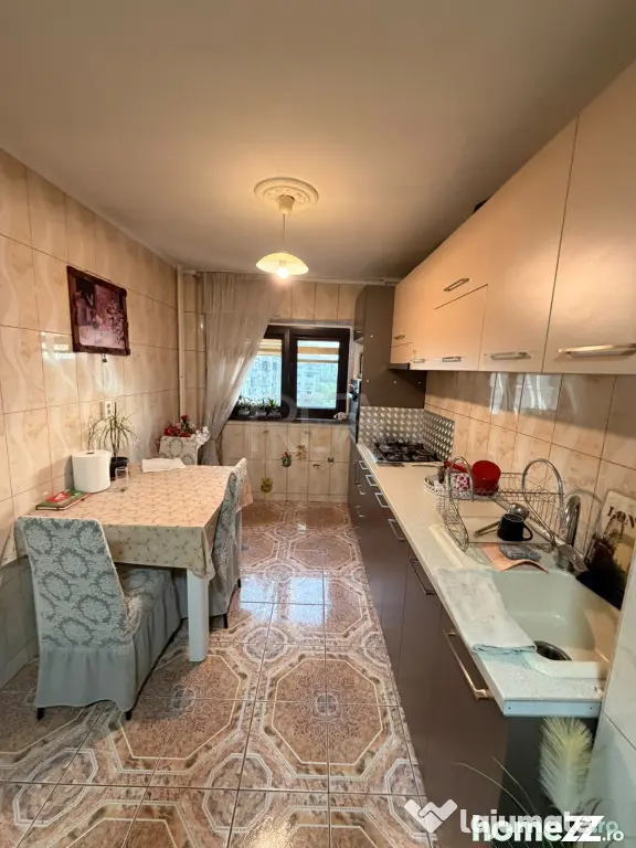 4 camere, 7/10, 80mp, bloc 1982- Piata Crangasi - Bucuresti (Bucuresti-Ilfov)