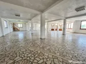 Spatiu Comercial cu vitrina, 305 mp, tavan inalt, zona Liber