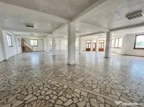 Spatiu Comercial cu vitrina, 305 mp, teren 800 mp, zona Libe