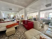 Spatiu Comercial cu vitrina, 305 mp, tavan inalt, zona Liber