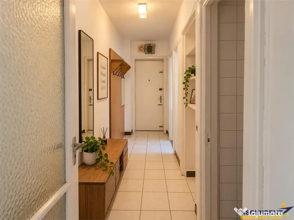 Birouri rezidential, 2 camere, etaj 2, balcon, Central - Ca - Brasov (Brasov)