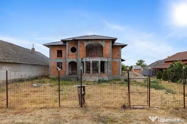 Vilă cu 5 camere de vânzare - Semlac - Semlac (Arad)