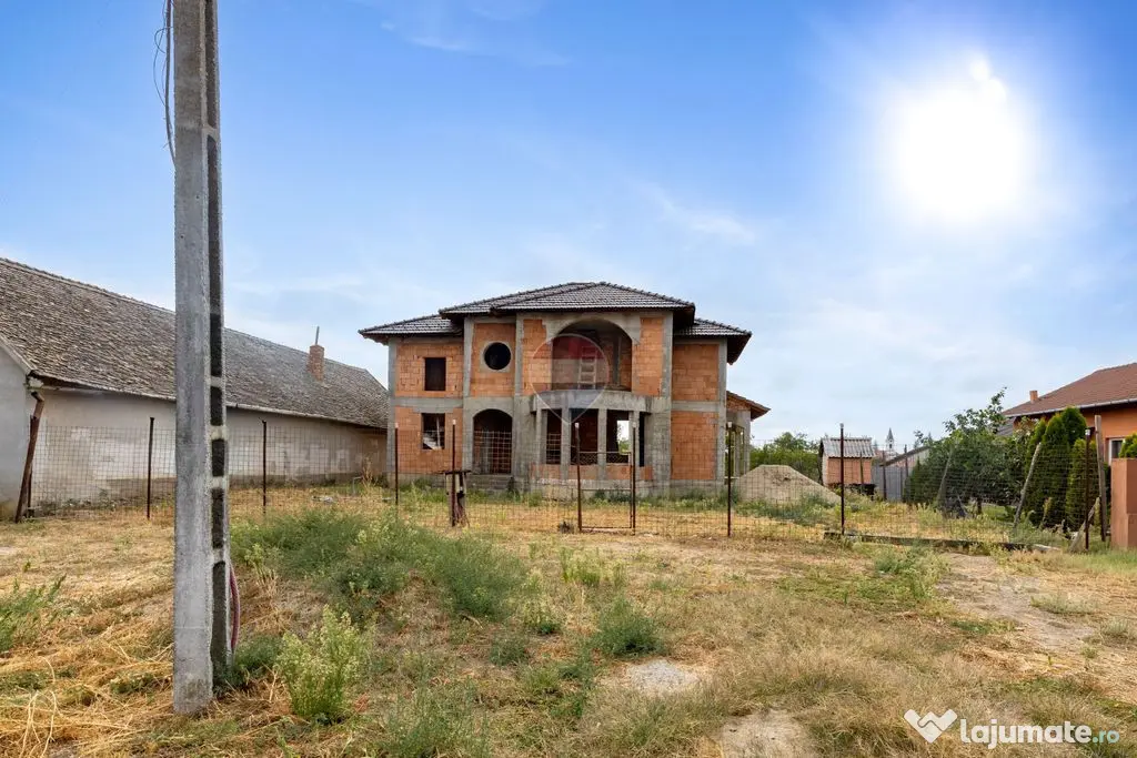 Vilă cu 5 camere de vânzare - Semlac - Semlac (Arad)