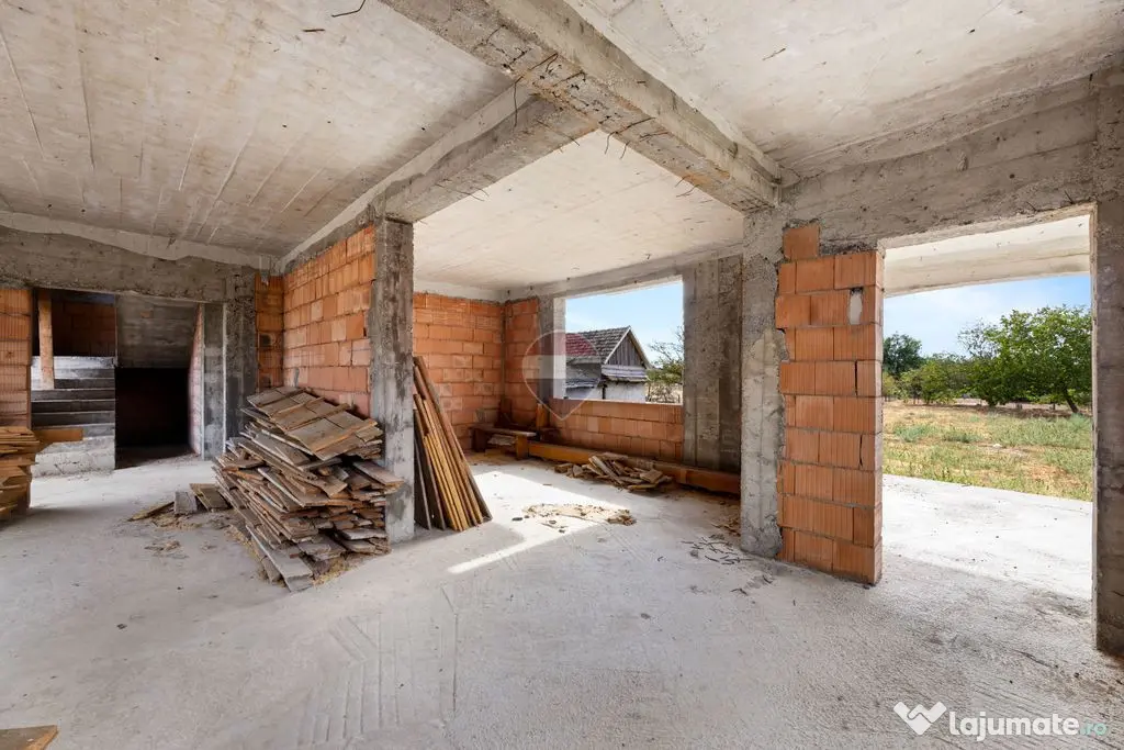 Vilă cu 5 camere de vânzare - Semlac - Semlac (Arad)