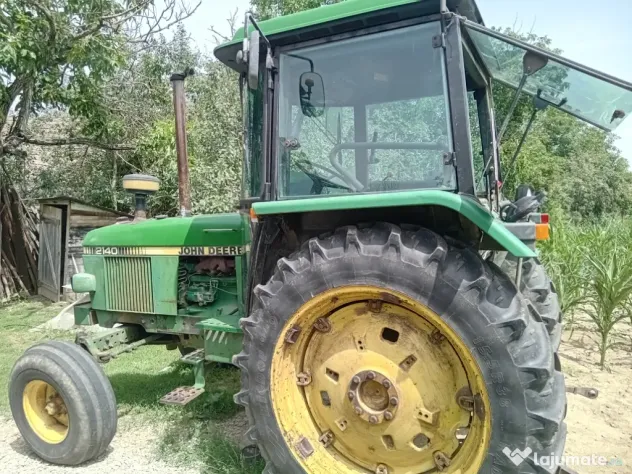 Vând tractor John deere 2140