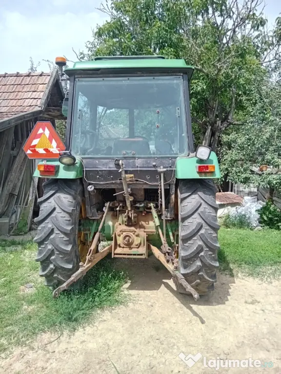Vând tractor John deere 2140