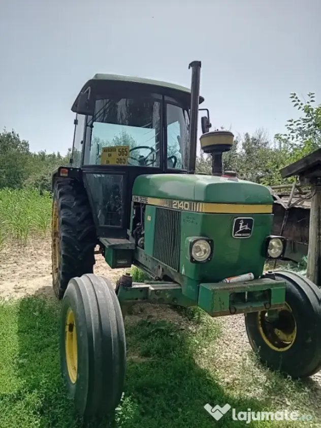 Vând tractor John deere 2140