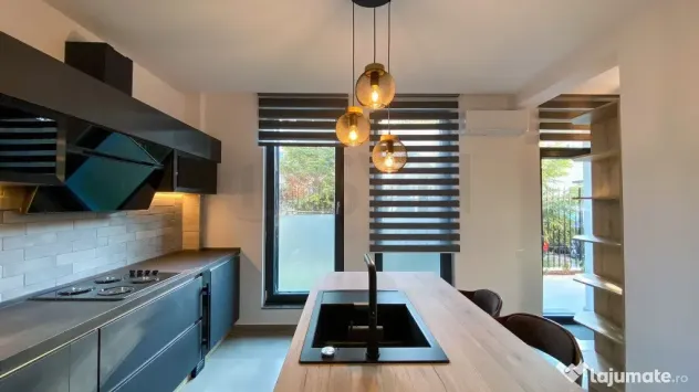Vila cu 5 camere -noua- mobilata si utilata - Bucuresti (Bucuresti-Ilfov)
