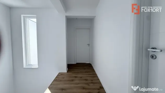 Comision % Duplex de vanzare 5 camere, cu toate utilitatile - Mosnita Noua (Timis)