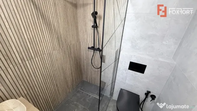 Comision % Duplex de vanzare 5 camere, cu toate utilitatile - Mosnita Noua (Timis)