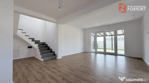 Comision % Duplex de vanzare 5 camere, cu toate utilitatile - Mosnita Noua (Timis)