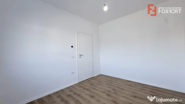 Comision % Duplex de vanzare 5 camere, cu toate utilitatile - Mosnita Noua (Timis)