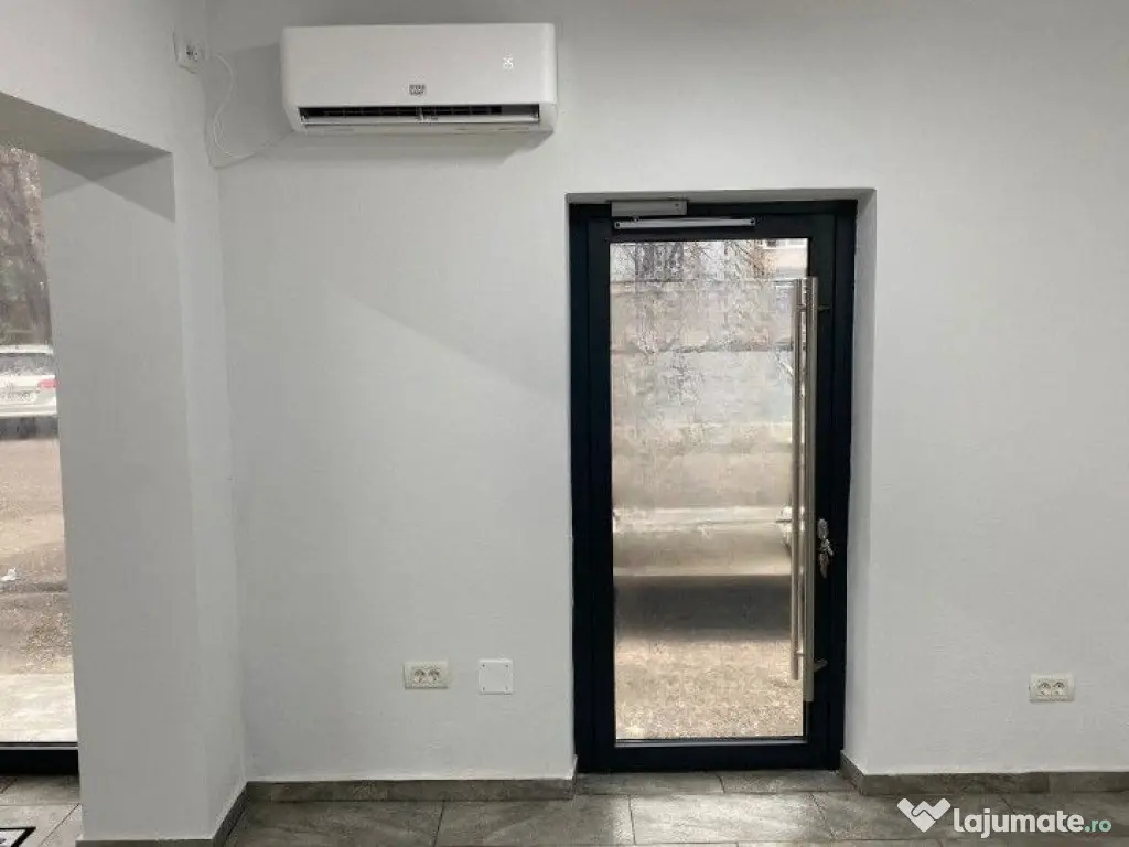 SPATIU COMERCIAL STRADAL SPITALUL MILITAR - VAD EXCELENT - Pitesti (Arges)
