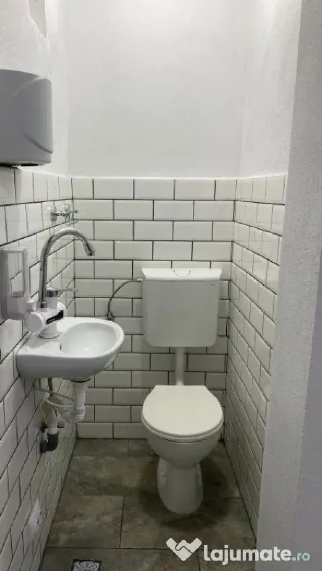 SPATIU COMERCIAL STRADAL SPITALUL MILITAR - VAD EXCELENT - Pitesti (Arges)