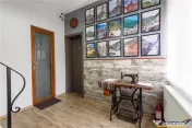 Apartament cu trei unitati locative, baie si bucatarie fieca