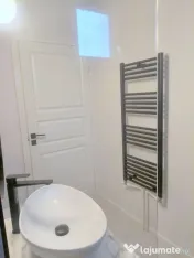 De vanzare apartament cu 2 camere, port, parter, 75.000 euro 