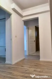 De vanzare apartament cu 2 camere, port, parter, 75.000 euro 