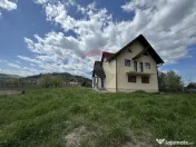 Casă nouă în Moșna – priveliște superbă spre biserica fortificată