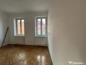 Casă pe un nivel aproape de centrul orașului