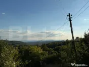 Casă de vânzare cu priveliște frumoasă și teren 