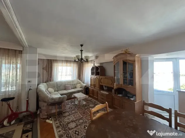 Apartament spațios de 3 camere, 80 mp, 2 balcoane – Zonă - Alba Iulia (Alba)