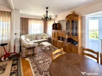 Apartament 3 camere, 80 mp, 2 balcoane, zona Centrala