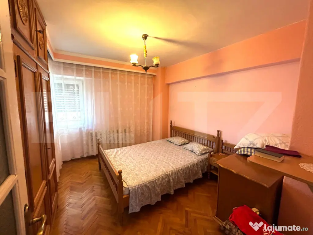 Apartament 3 camere, 80 mp, 2 balcoane, zona Centrala - Alba Iulia (Alba)