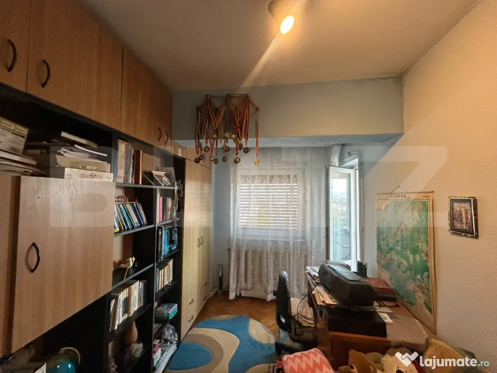Apartament spațios de 3 camere, 80 mp, 2 balcoane – Zonă - Alba Iulia (Alba)