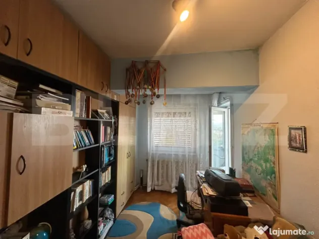 Apartament spațios de 3 camere, 80 mp, 2 balcoane – Zonă - Alba Iulia (Alba)
