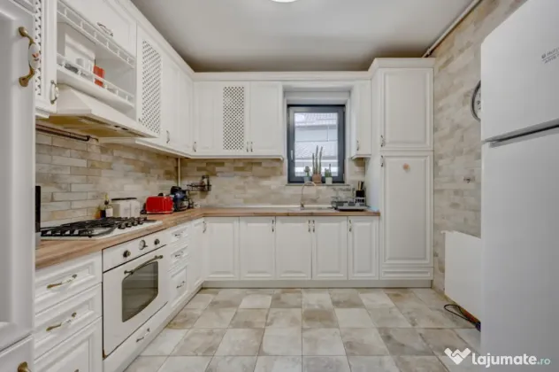 Parter de vilă, 4 camere, 2 băi și grădină 245mp, Parcu - Mogosoaia (Bucuresti-Ilfov)