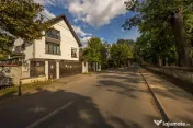 Parter de vilă, 4 camere, 2 băi și grădină 245mp, Parcu 