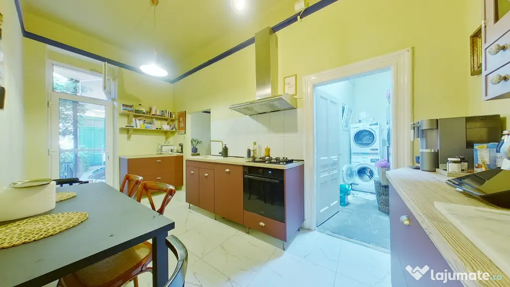 Apartament modern cu 3 camere într-o clădire istorică, la - Arad (Arad)