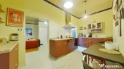 Apartament modern cu 3 camere într-o clădire istorică, la 