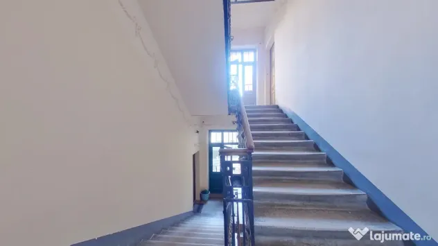 Apartament modern cu 3 camere într-o clădire istorică, la - Arad (Arad)