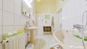 Apartament modern cu 3 camere într-o clădire istorică, la 