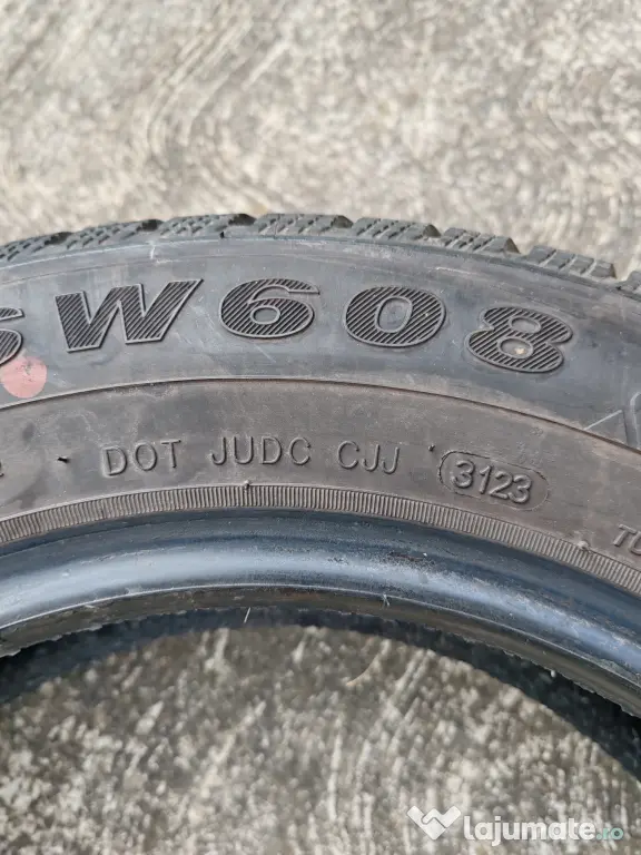 Anvelope de iarnă 165/70R14 81T pentru Dacia Spring