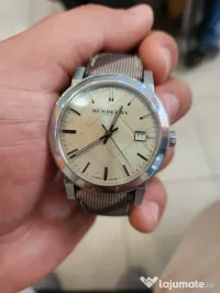 Vând ceas Burberry 